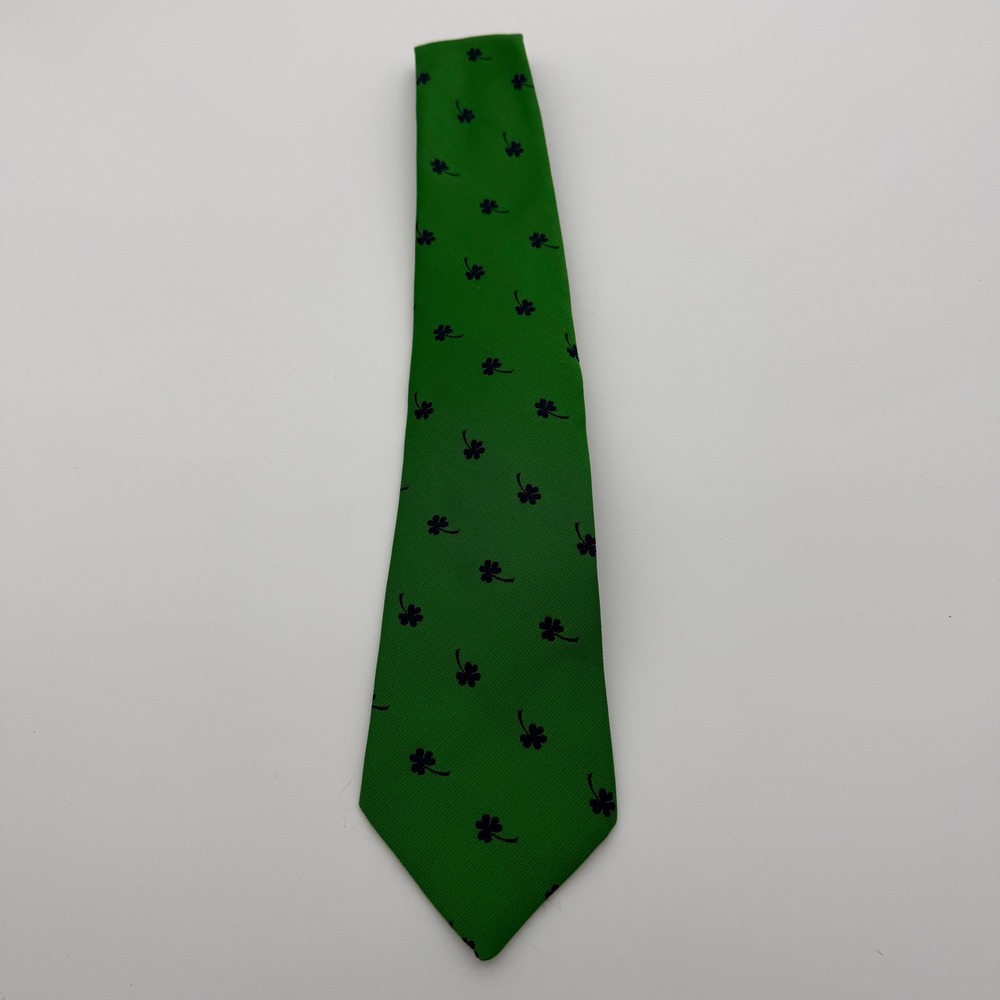 Cape Cod Neckwear Mens Green Shamrock Clover Silk Blend Tie St Patricks Day